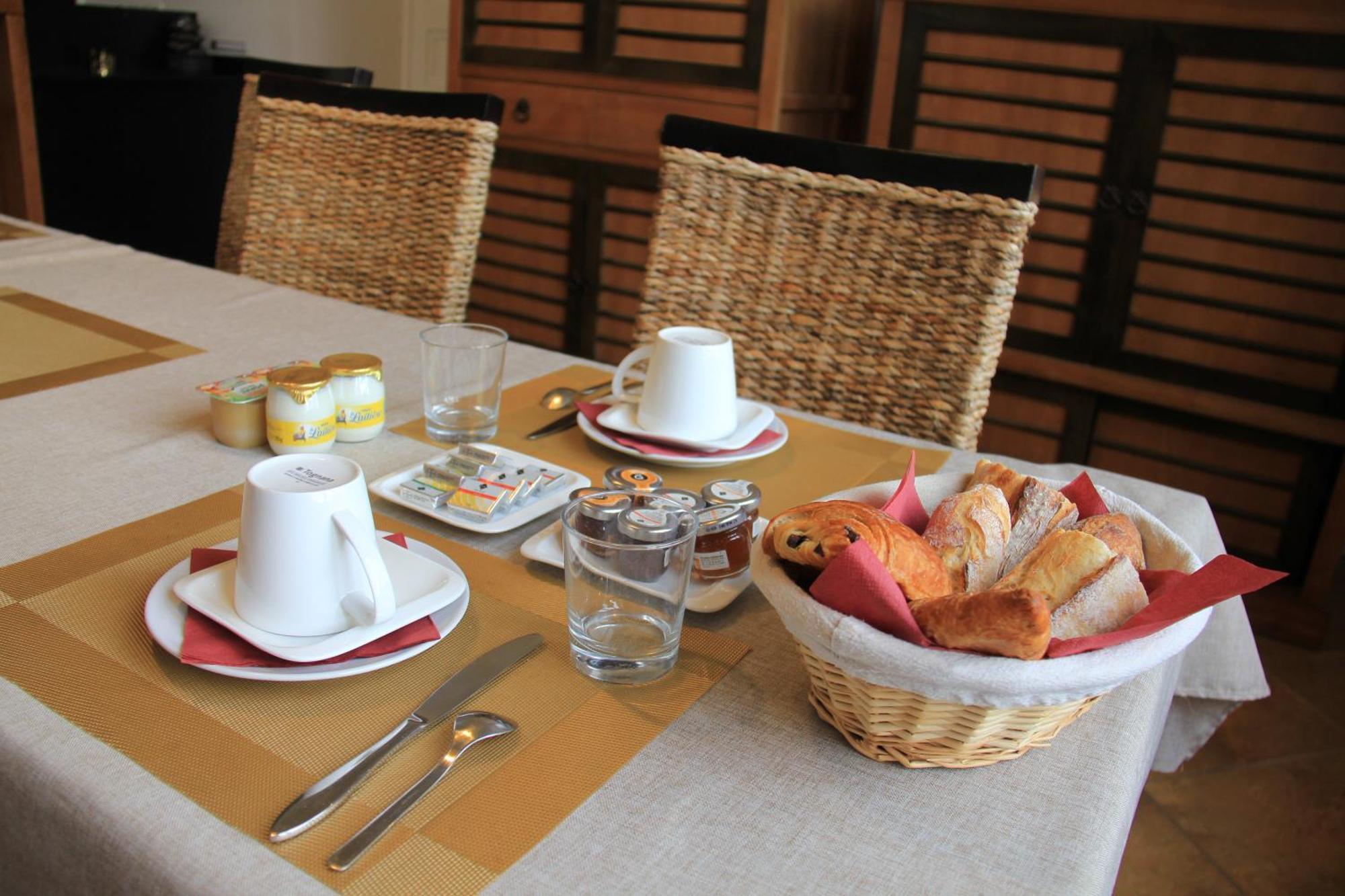Domaine De La Tisnere Bed & Breakfast Gelos Dış mekan fotoğraf